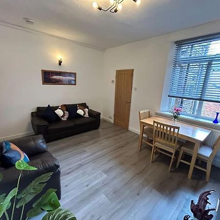 Spacious Homely 3 Bed Property 莱姆河下游的纽卡尔斯 外观 照片