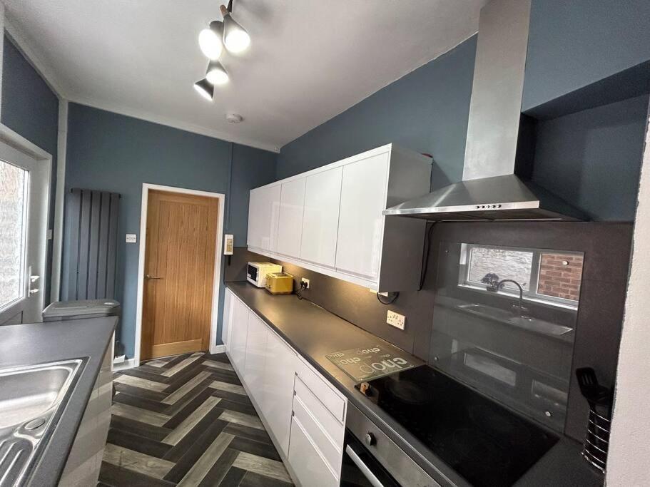 Spacious Homely 3 Bed Property 莱姆河下游的纽卡尔斯 外观 照片