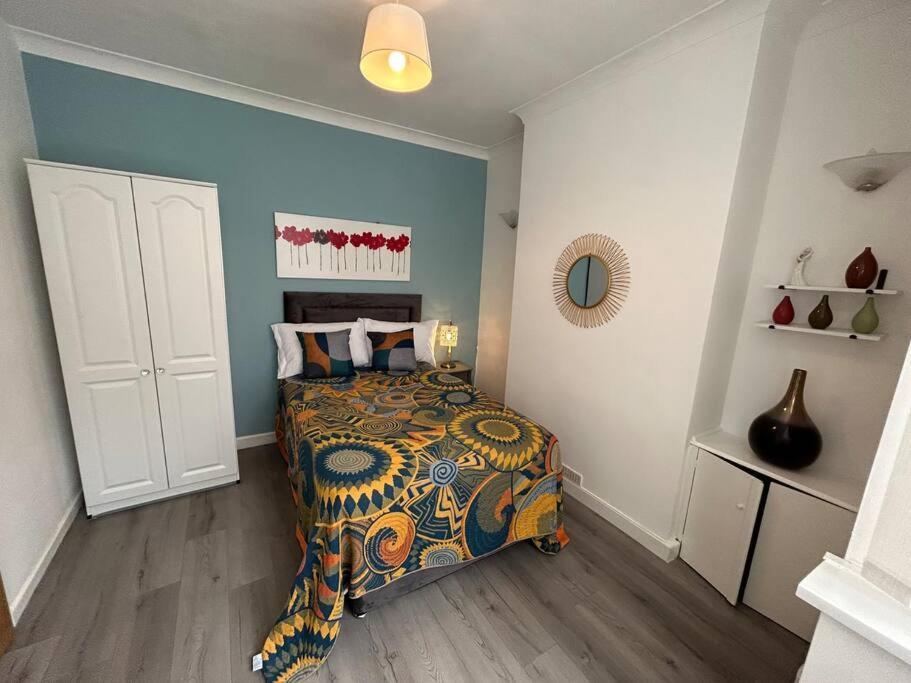 Spacious Homely 3 Bed Property 莱姆河下游的纽卡尔斯 外观 照片